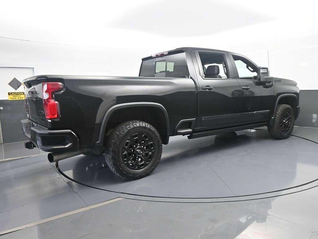 Used 2024 Chevrolet Silverado 2500 High Country w/ Midnight Edition AWD/4WD image 6
