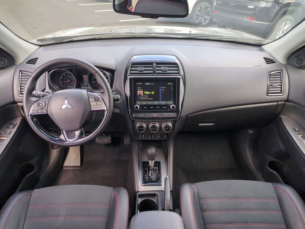 Used 2025 Mitsubishi Outlander Sport SE AWD/4WD image 21