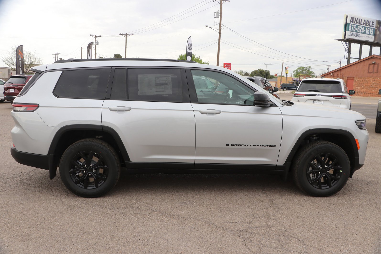 New 2026 Jeep Grand Cherokee L 4WD image 8