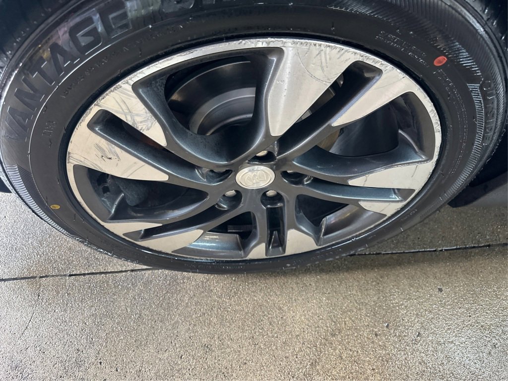 Used 2018 Buick Regal Preferred w/ Sights and Sounds Package image 16