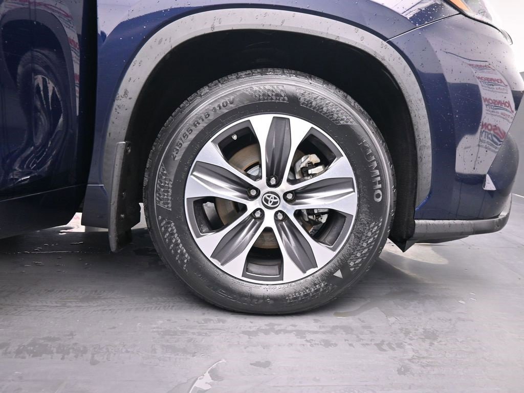 Used 2020 Toyota Highlander XLE image 14