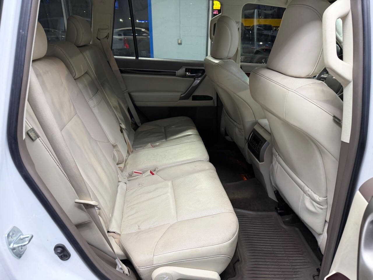 Used 2017 Lexus GX 460 Premium w/ Premium Package image 20