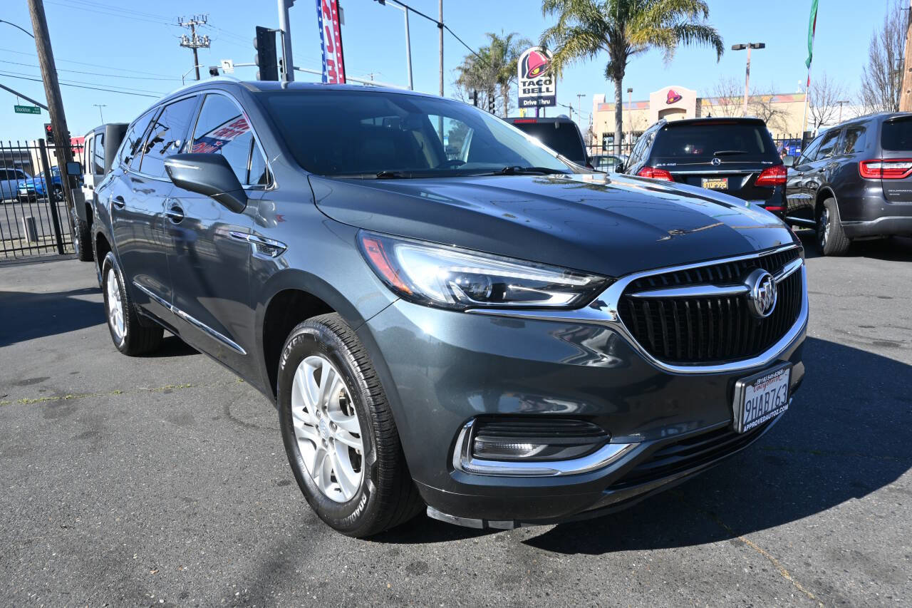 Used 2018 Buick Enclave Essence FWD image 2