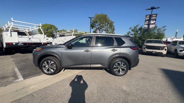 Used 2023 Nissan Rogue SV w/ SV Premium B Package image 5