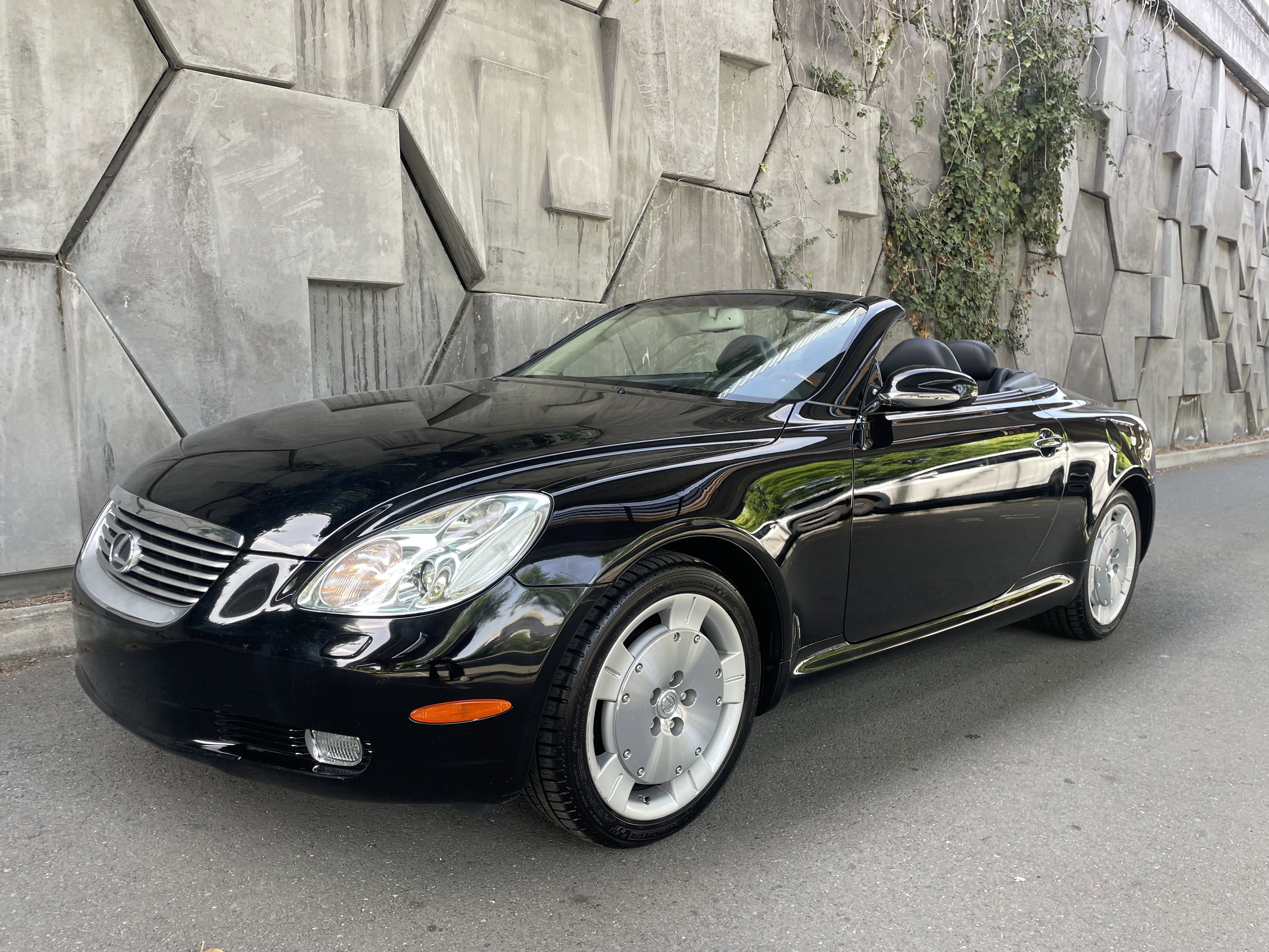 Used 2002 Lexus SC 430 Convertible image 9
