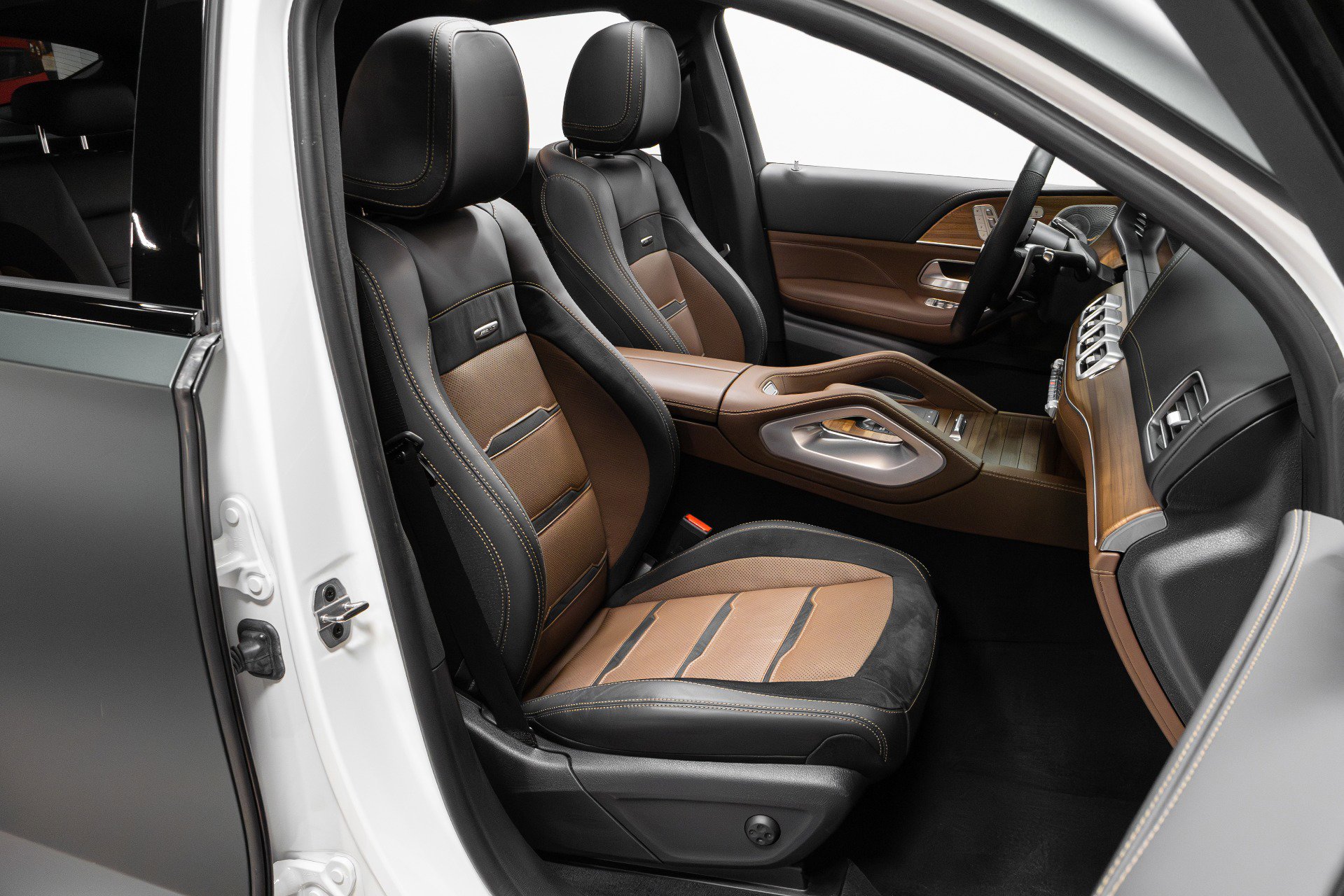 Used 2024 Mercedes-Benz GLE 53 AMG 4MATIC Coupe image 21