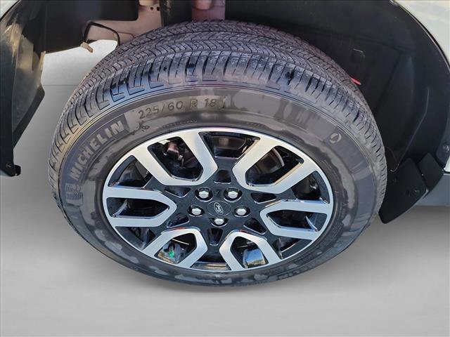 Used 2024 Ford Maverick Lariat image 11