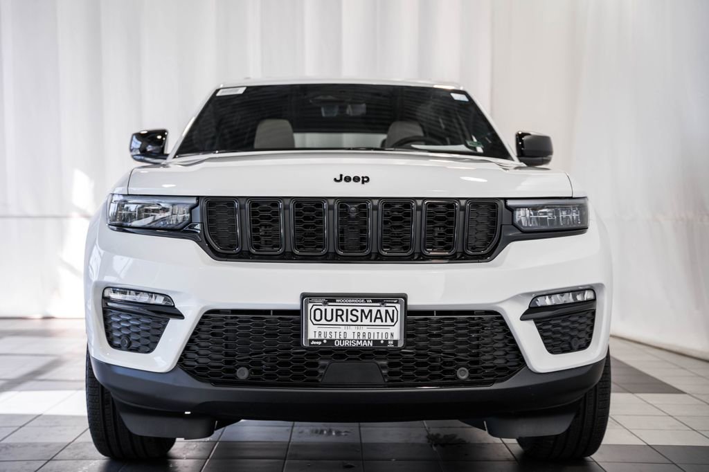 New 2025 Jeep Grand Cherokee Limited w/ Luxury Tech Group II image 2