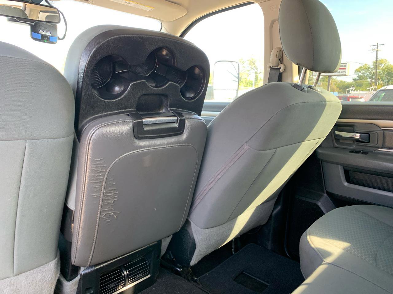 Used 2018 RAM 2500 SLT w/ Luxury Group image 29