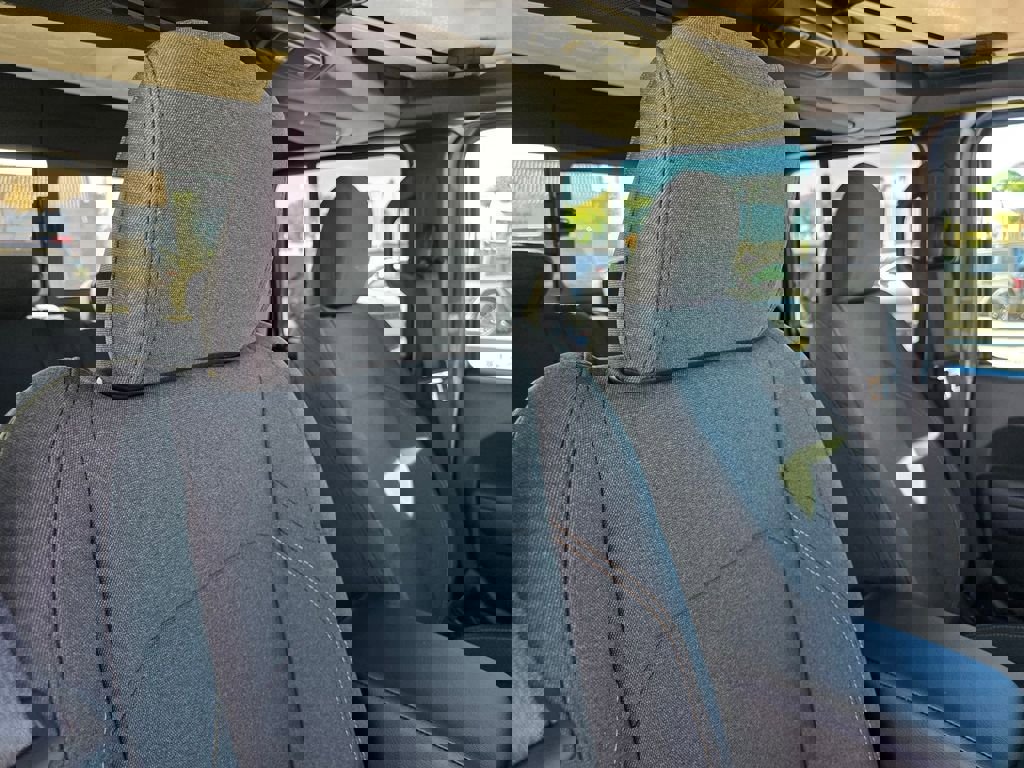 New 2026 Jeep Gladiator Sport image 12