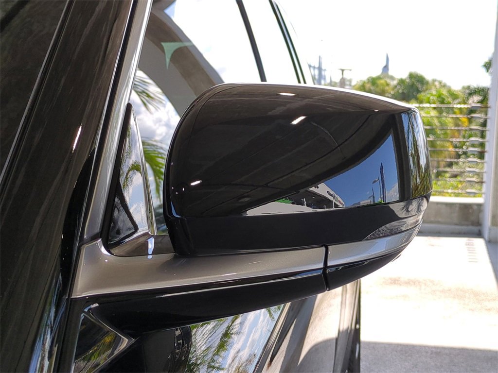 New 2025 Jeep Grand Cherokee Summit image 12