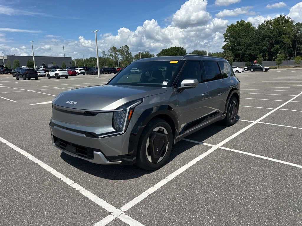 Certified 2024 Kia EV9 Land AWD/4WD image 16