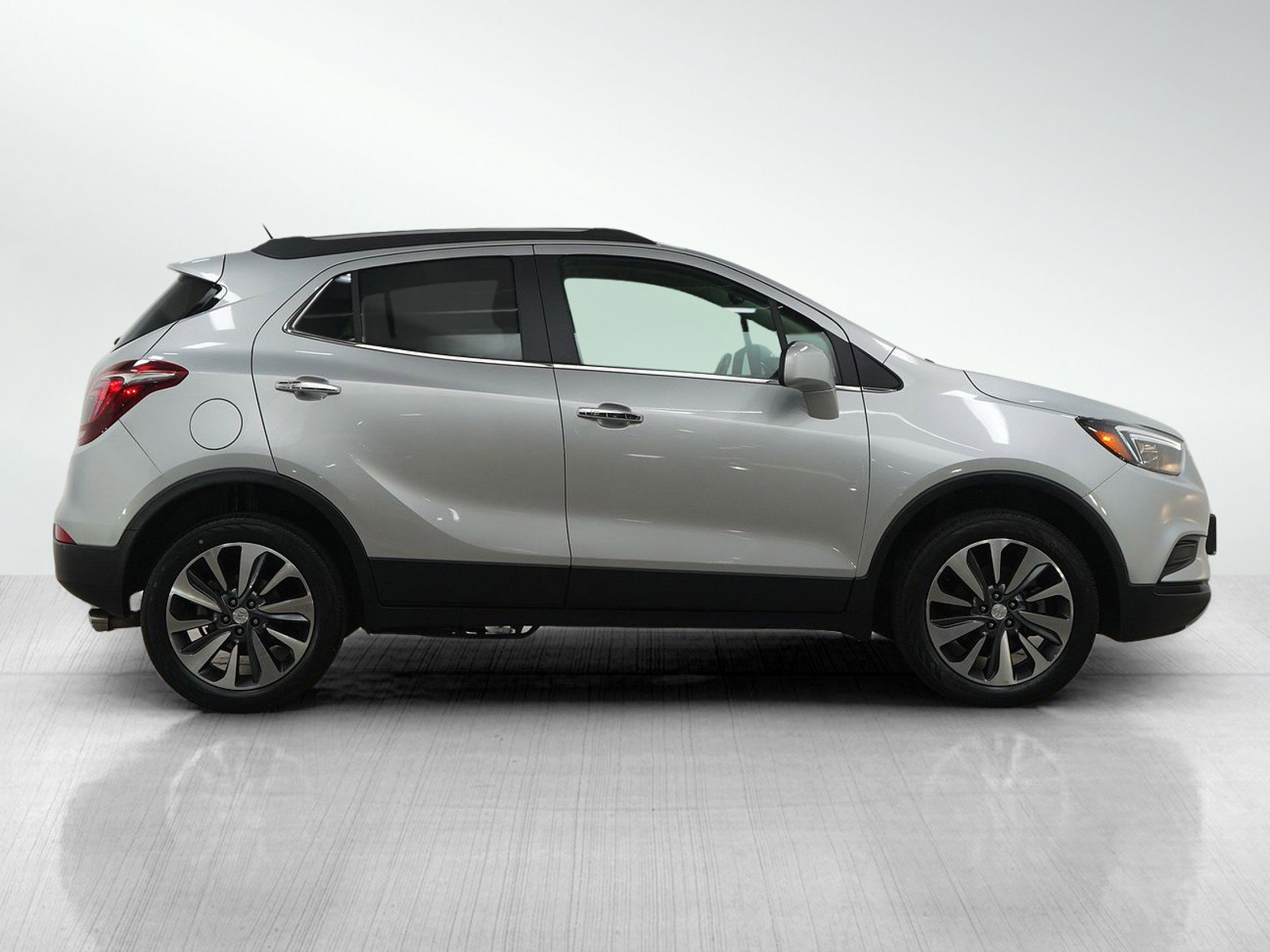 Used 2022 Buick Encore Preferred image 6