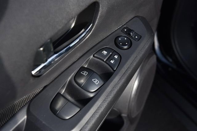 Used 2024 Nissan Kicks SV image 8