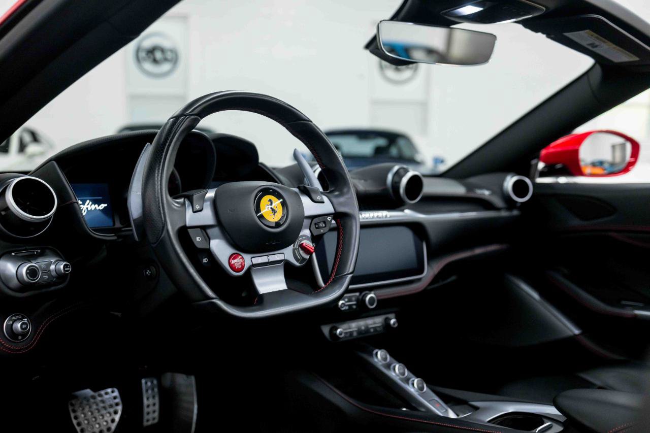 Used 2019 Ferrari Portofino RWD image 2