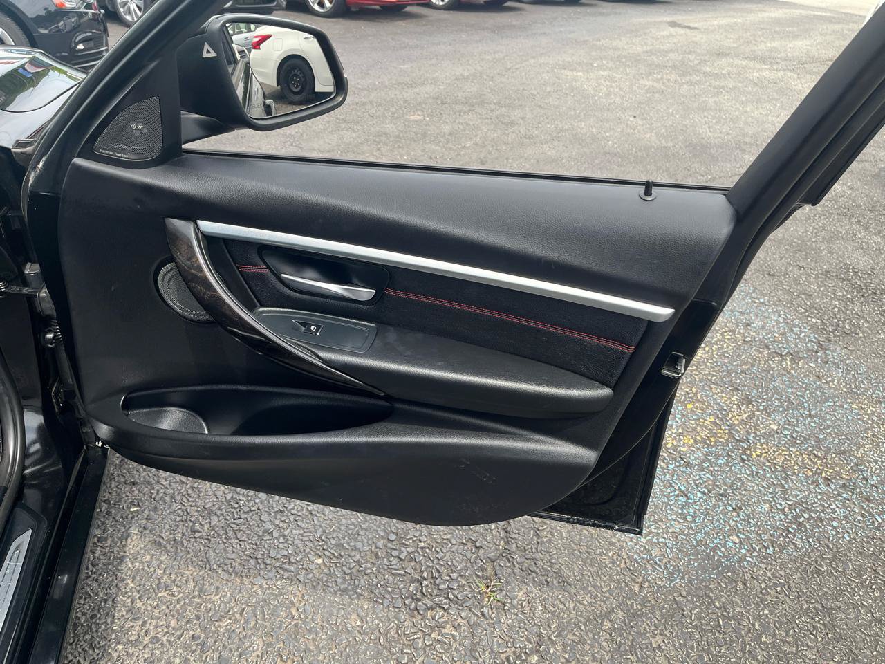 Used 2018 BMW 328d xDrive Sedan AWD/4WD image 31