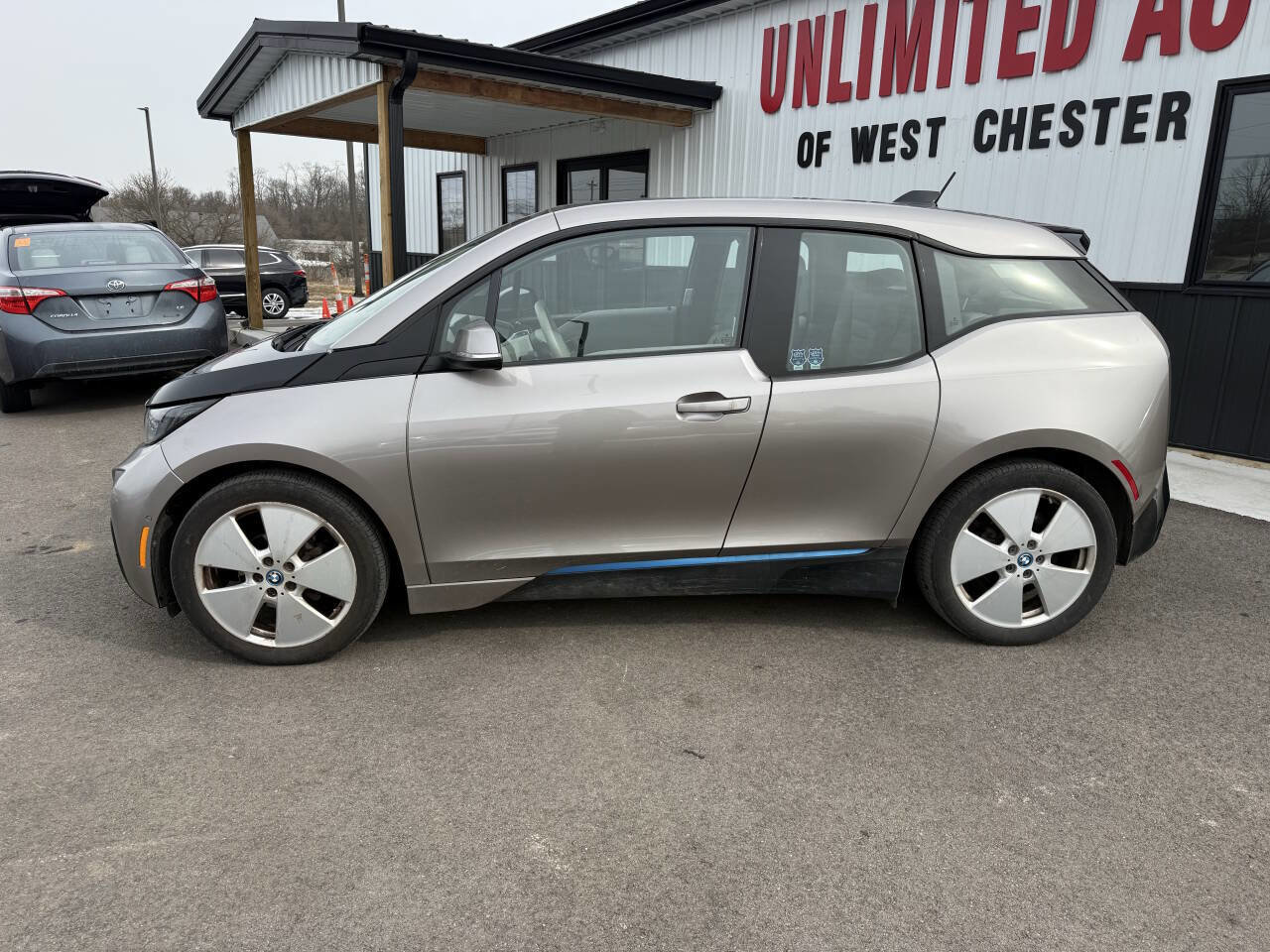Used 2014 BMW i3 w/ Range Extender image 12