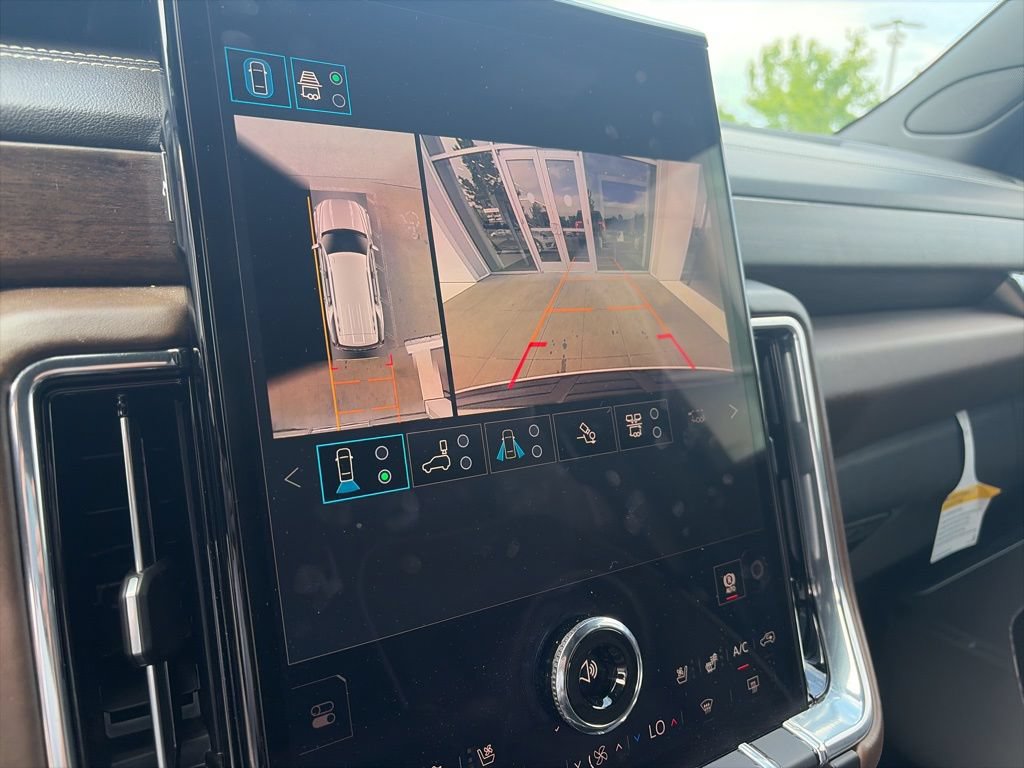 Used 2026 GMC Yukon Denali Ultimate AWD/4WD image 18