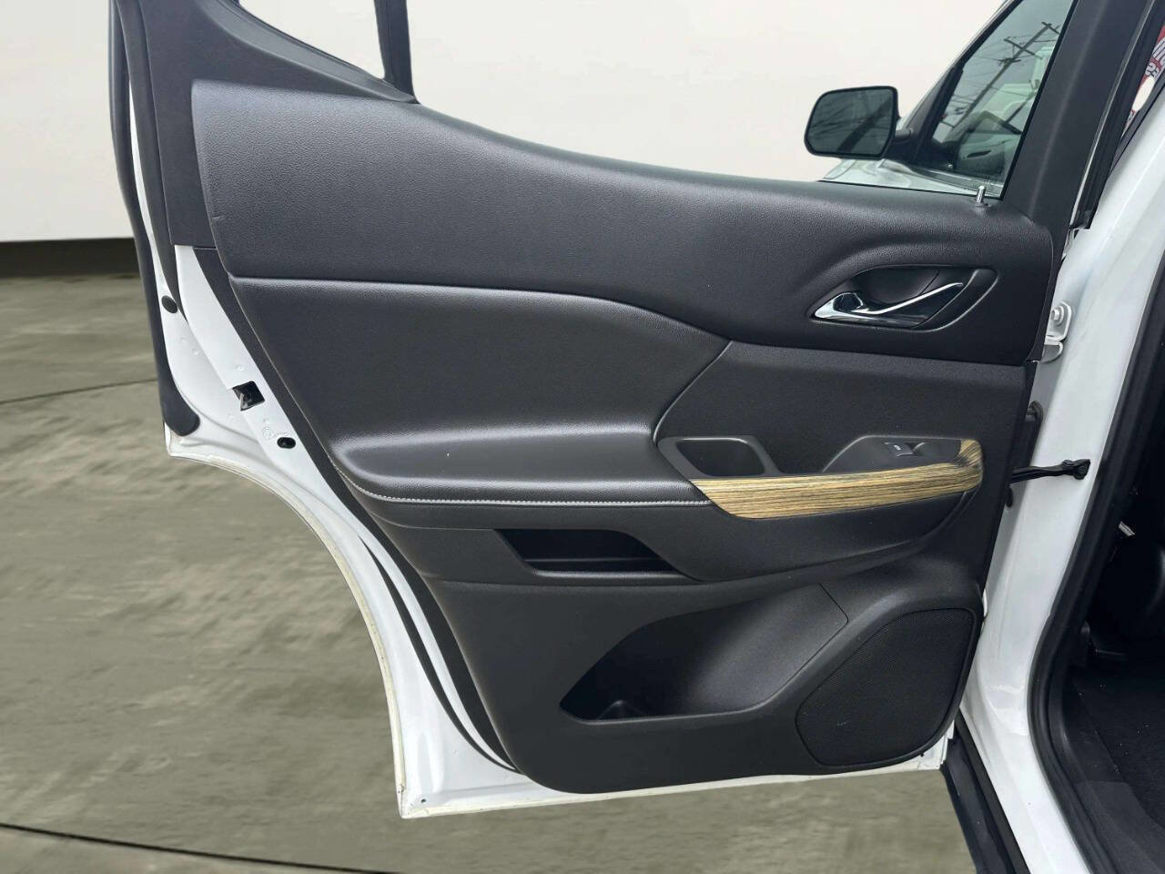 Used 2019 GMC Acadia Denali image 13