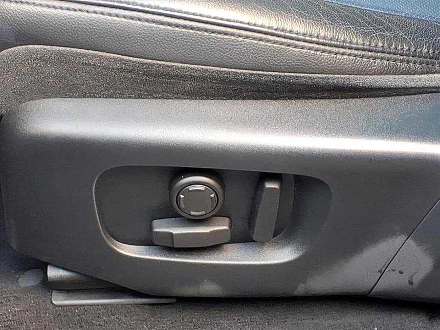 Used 2020 Land Rover Range Rover Evoque R-Dynamic SE image 21