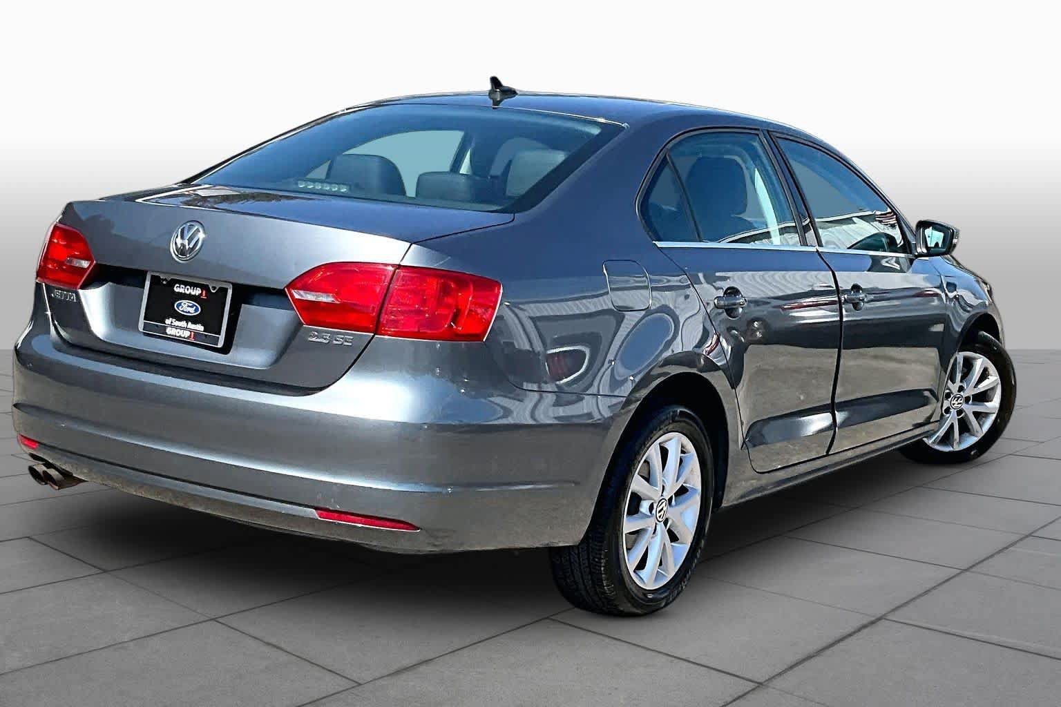 Used 2013 Volkswagen Jetta SE FWD image 7