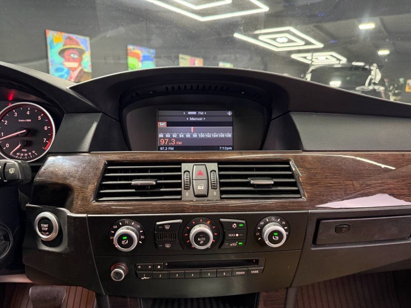 Used 2010 BMW 535i Sedan RWD image 12