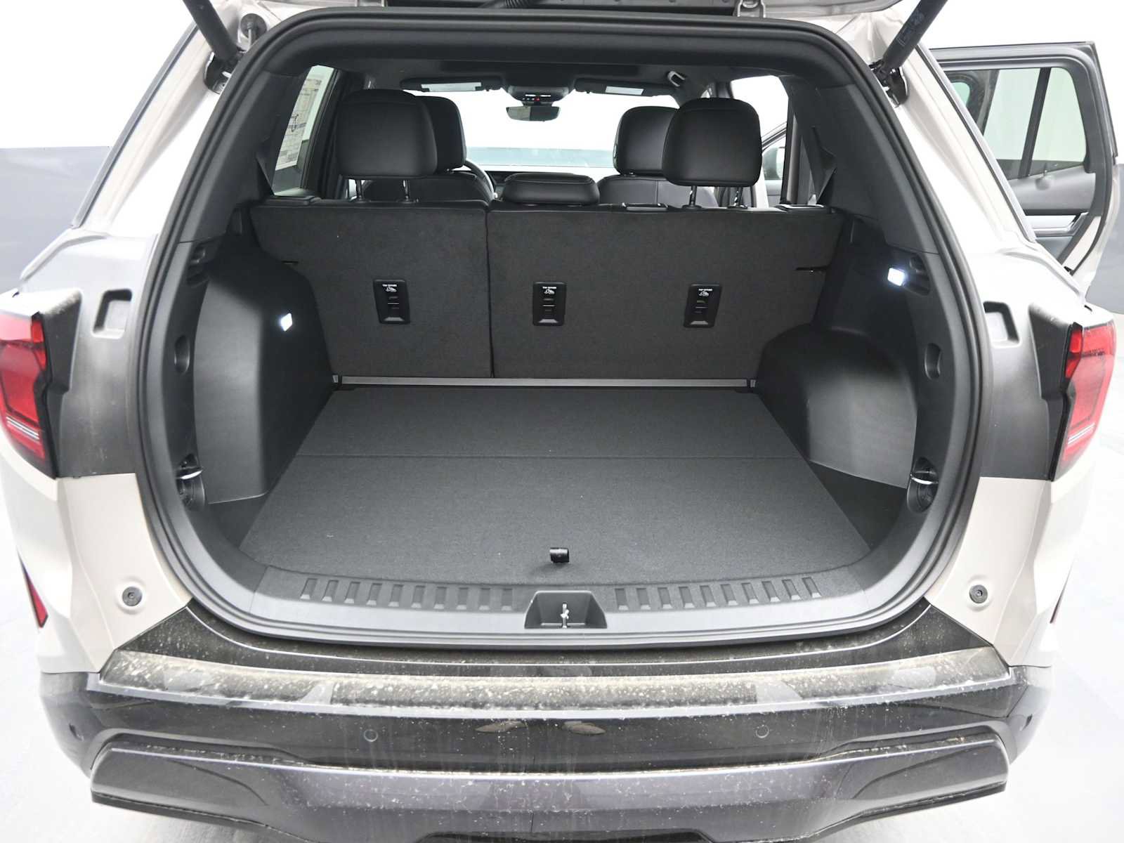 New 2026 GMC Terrain AT4 w/ Technology Package II AWD/4WD image 13