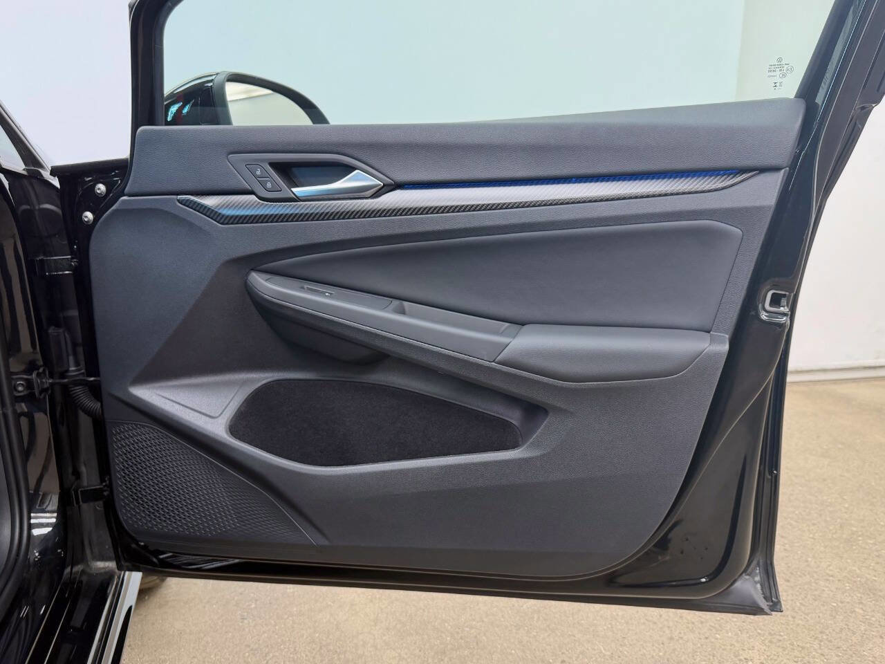 Used 2025 Volkswagen Golf R Black Edition image 54