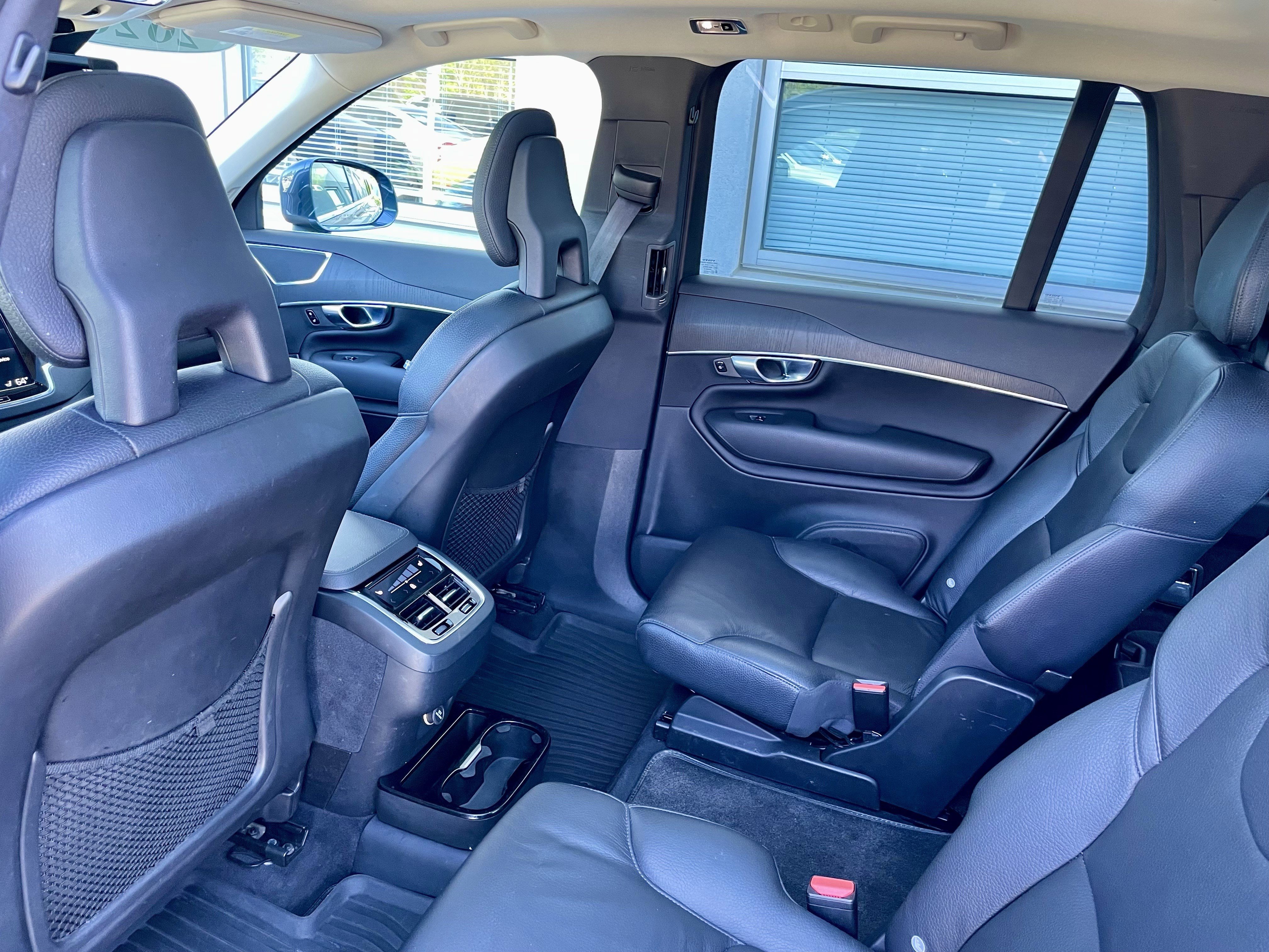Used 2020 Volvo XC90 T6 Momentum AWD/4WD image 30