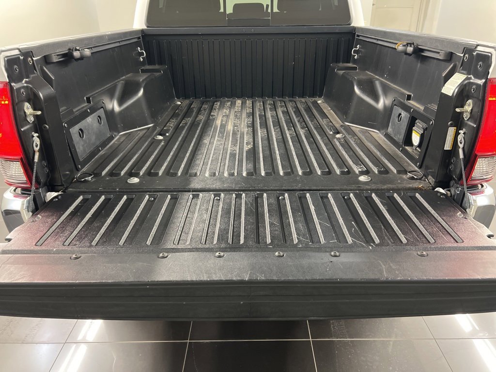 Used 2018 Toyota Tacoma TRD Off-Road image 35