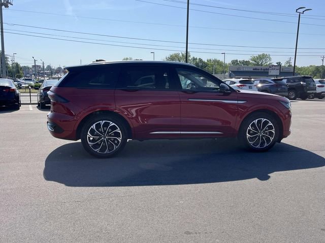 Used 2024 Lincoln Nautilus Reserve AWD/4WD image 4