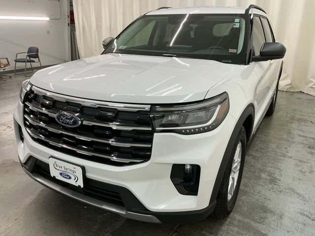 Used 2025 Ford Explorer Active w/ Active Comfort Package image 9