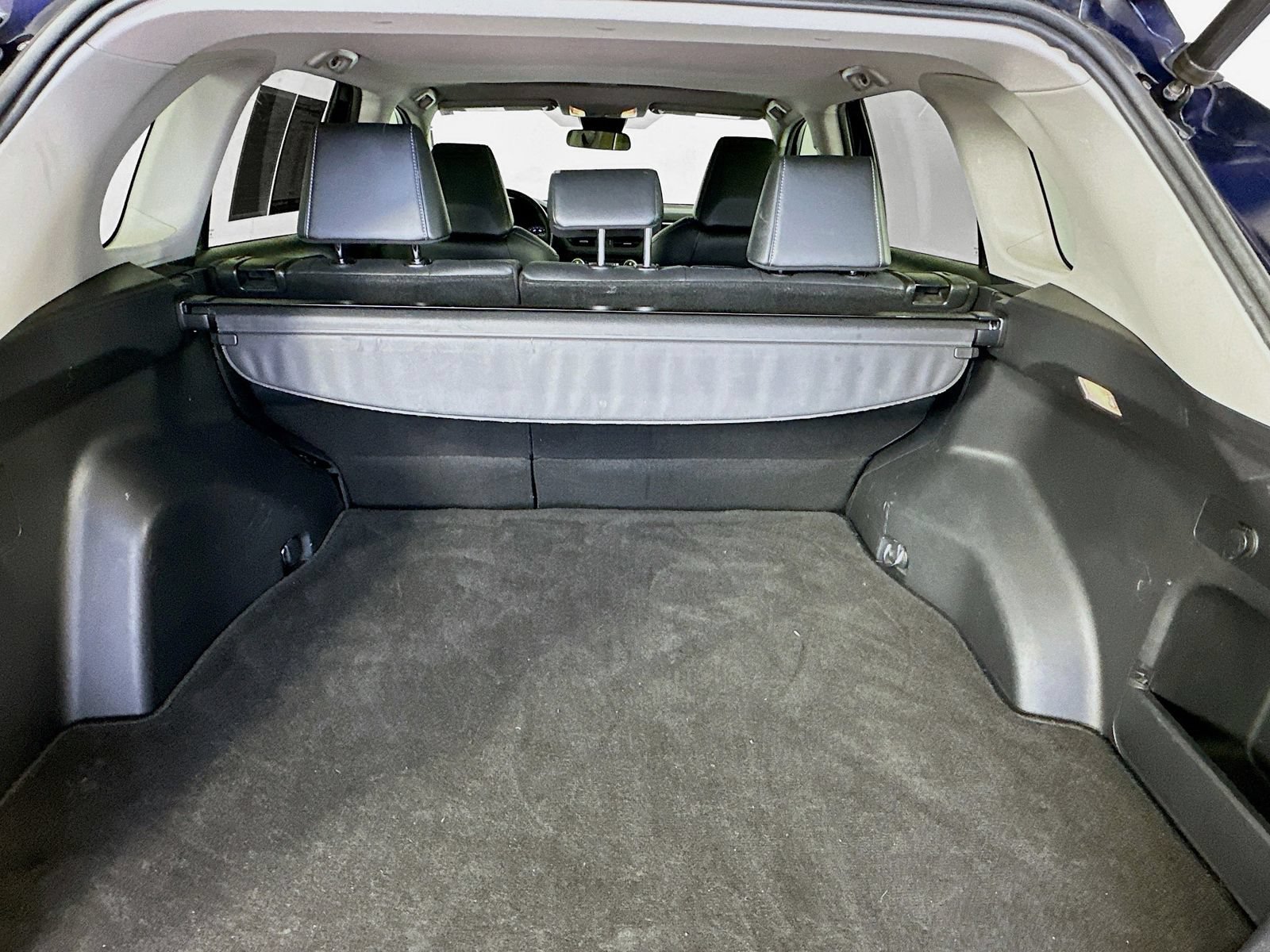 Used 2019 Toyota RAV4 XLE Premium FWD image 24