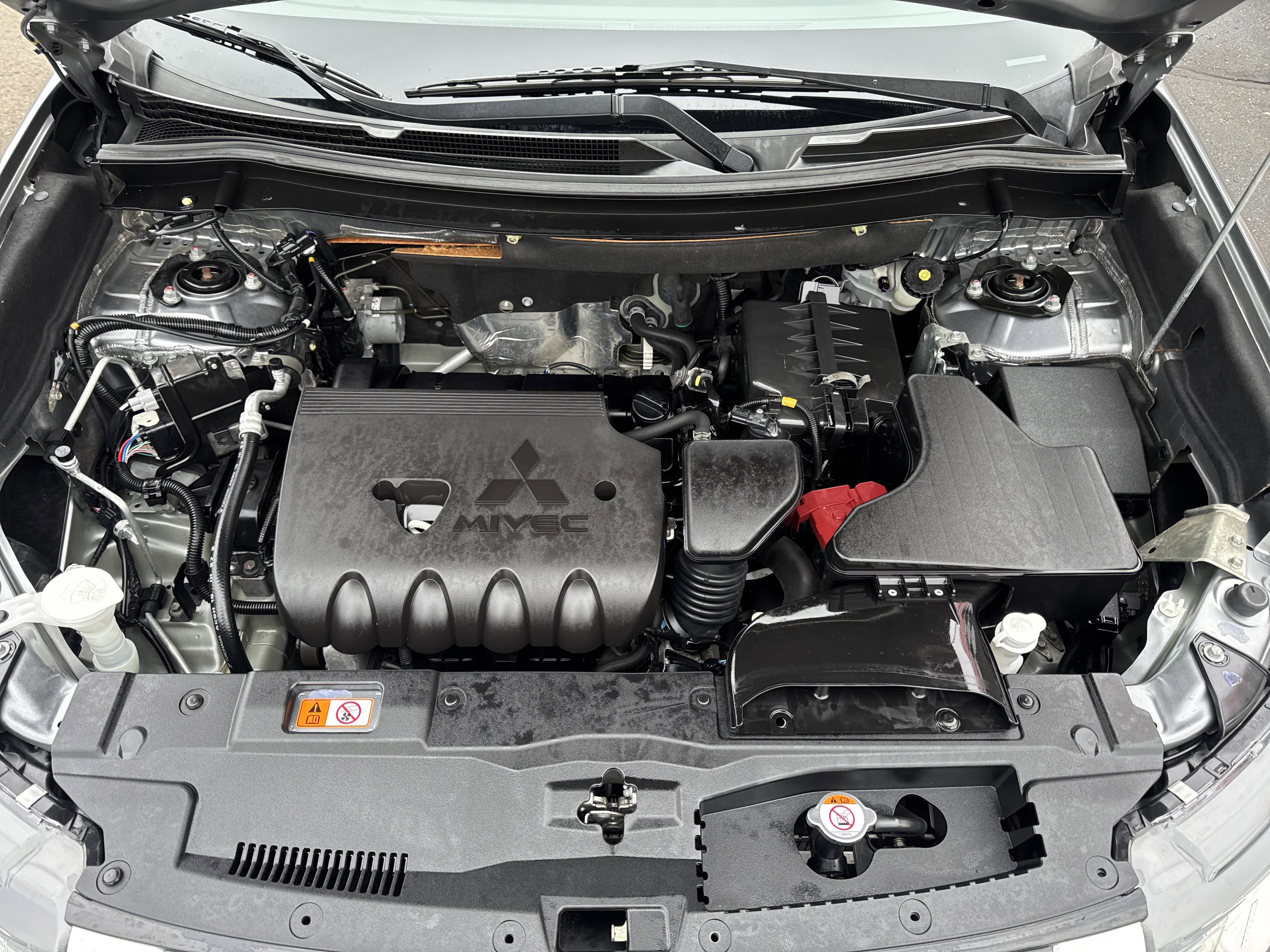 Used 2020 Mitsubishi Outlander SE image 11