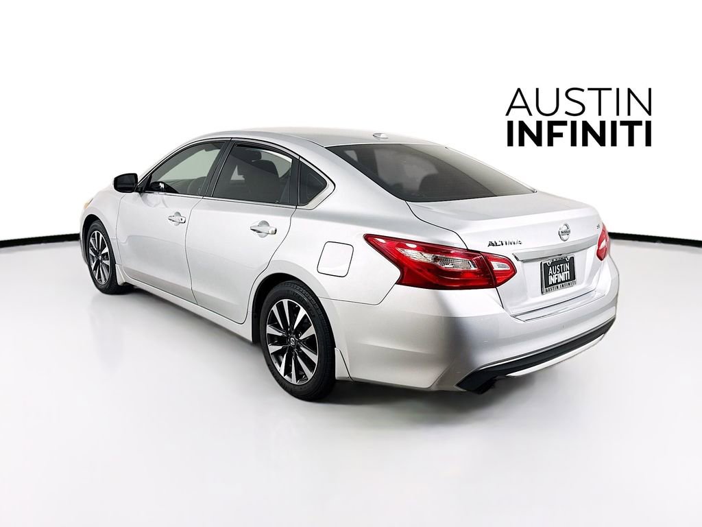 Used 2017 Nissan Altima 2.5 SV w/ Convenience Package image 5