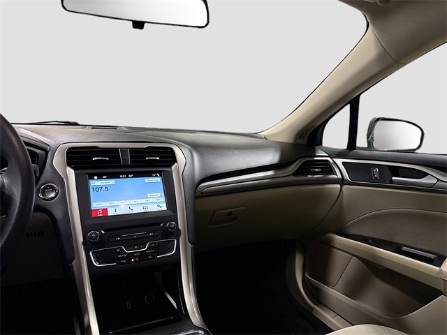 Used 2018 Ford Fusion SE w/ Fusion SE Technology Package image 21