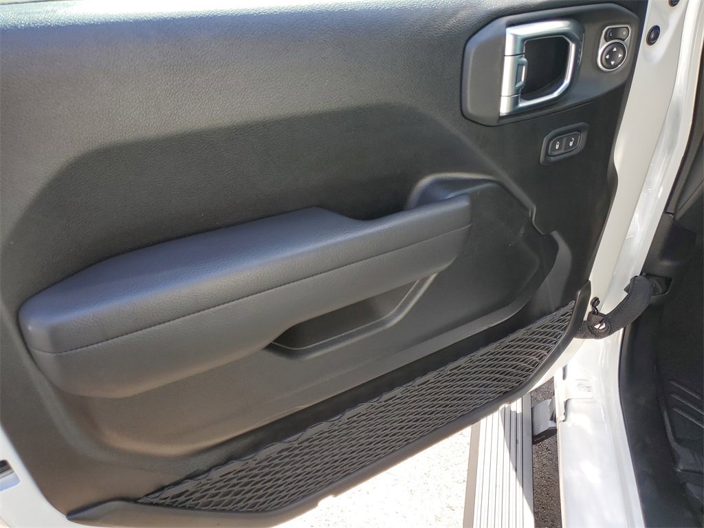 Used 2025 Jeep Wrangler Sport S image 16