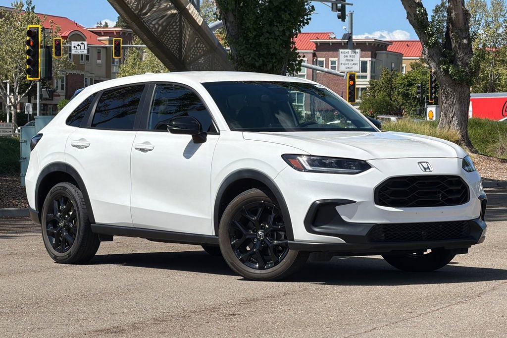 Used 2023 Honda HR-V Sport image 2