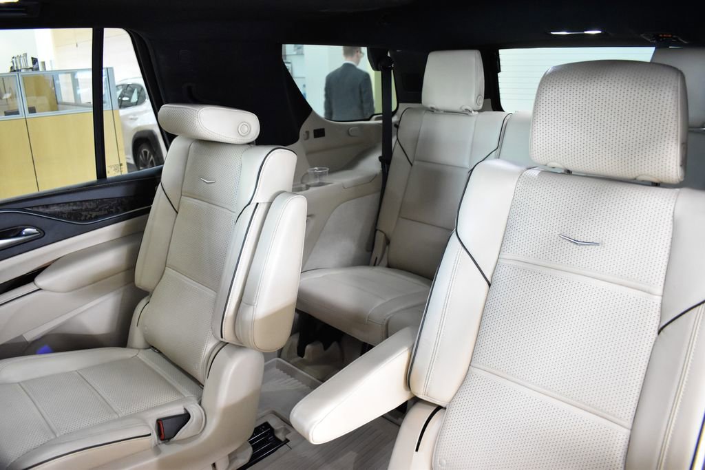 Used 2021 Cadillac Escalade Premium Luxury w/ Driver Assist Tech Package AWD/4WD image 32