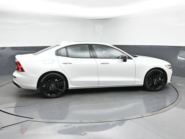 Used 2024 Volvo S60 B5 Plus w/ Climate Package FWD image 9