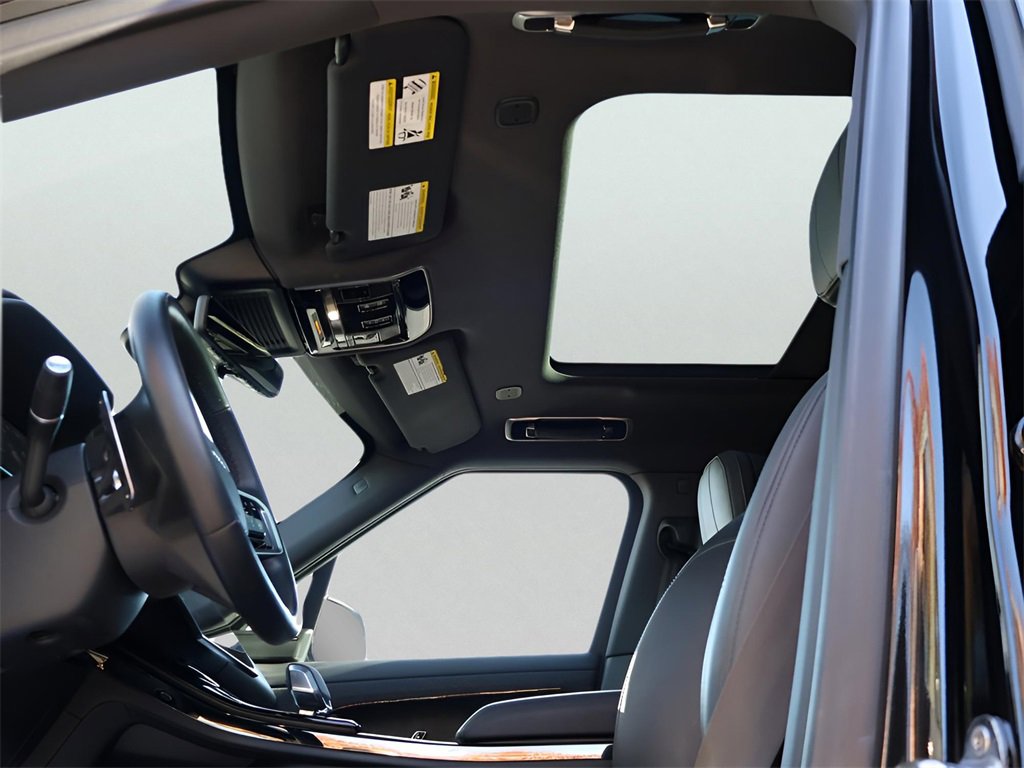 Used 2024 Land Rover Range Rover Sport SE image 37