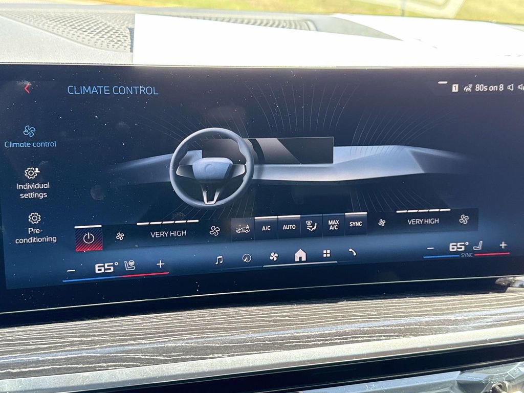 Used 2025 BMW X5 M60i w/ Climate Comfort Package image 35