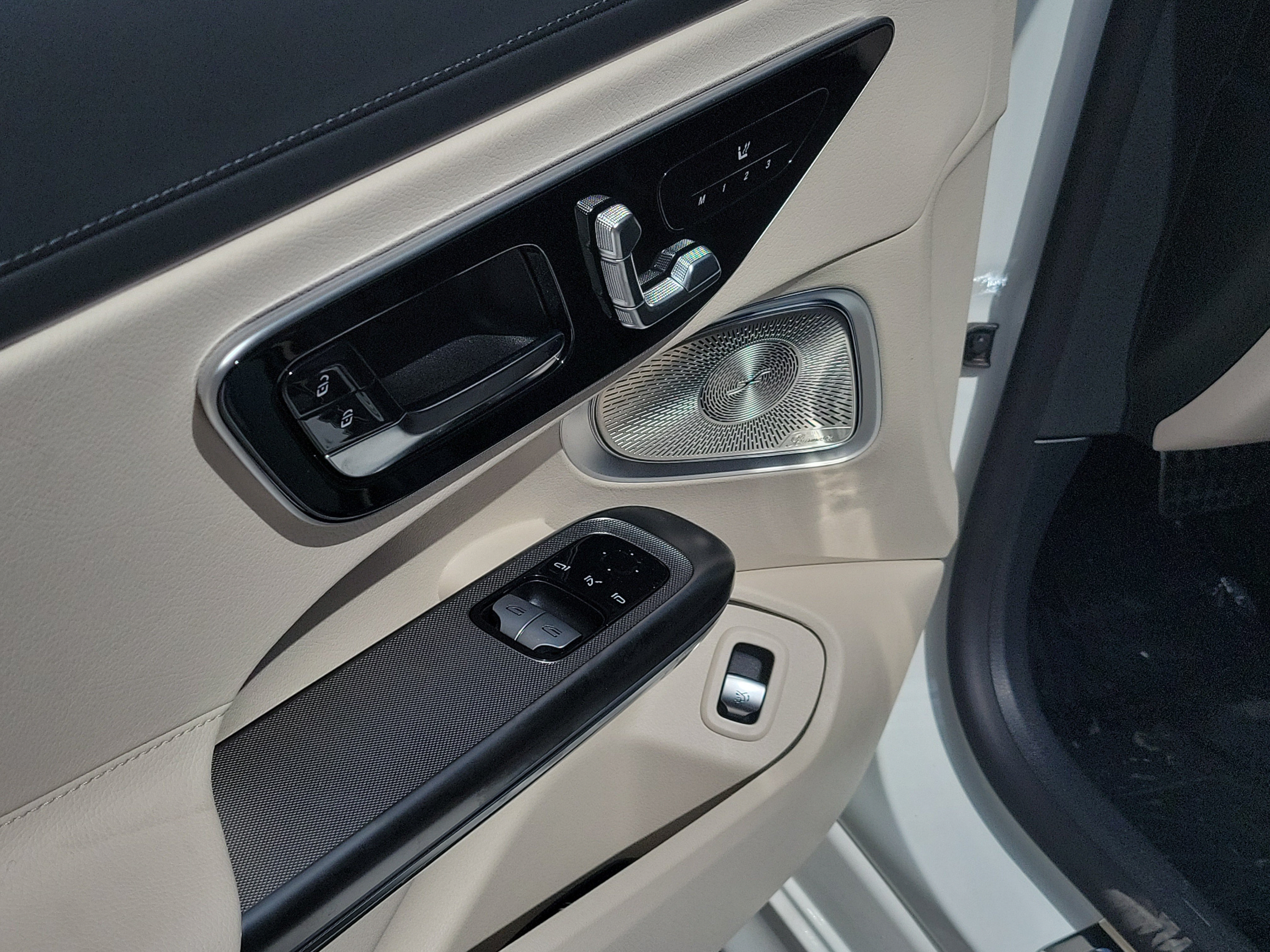 New 2026 Mercedes-Benz CLE 300 4MATIC Coupe image 7