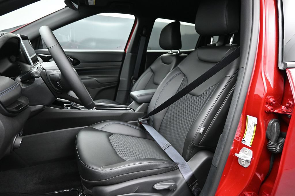 New 2026 Jeep Compass Latitude AWD/4WD image 2