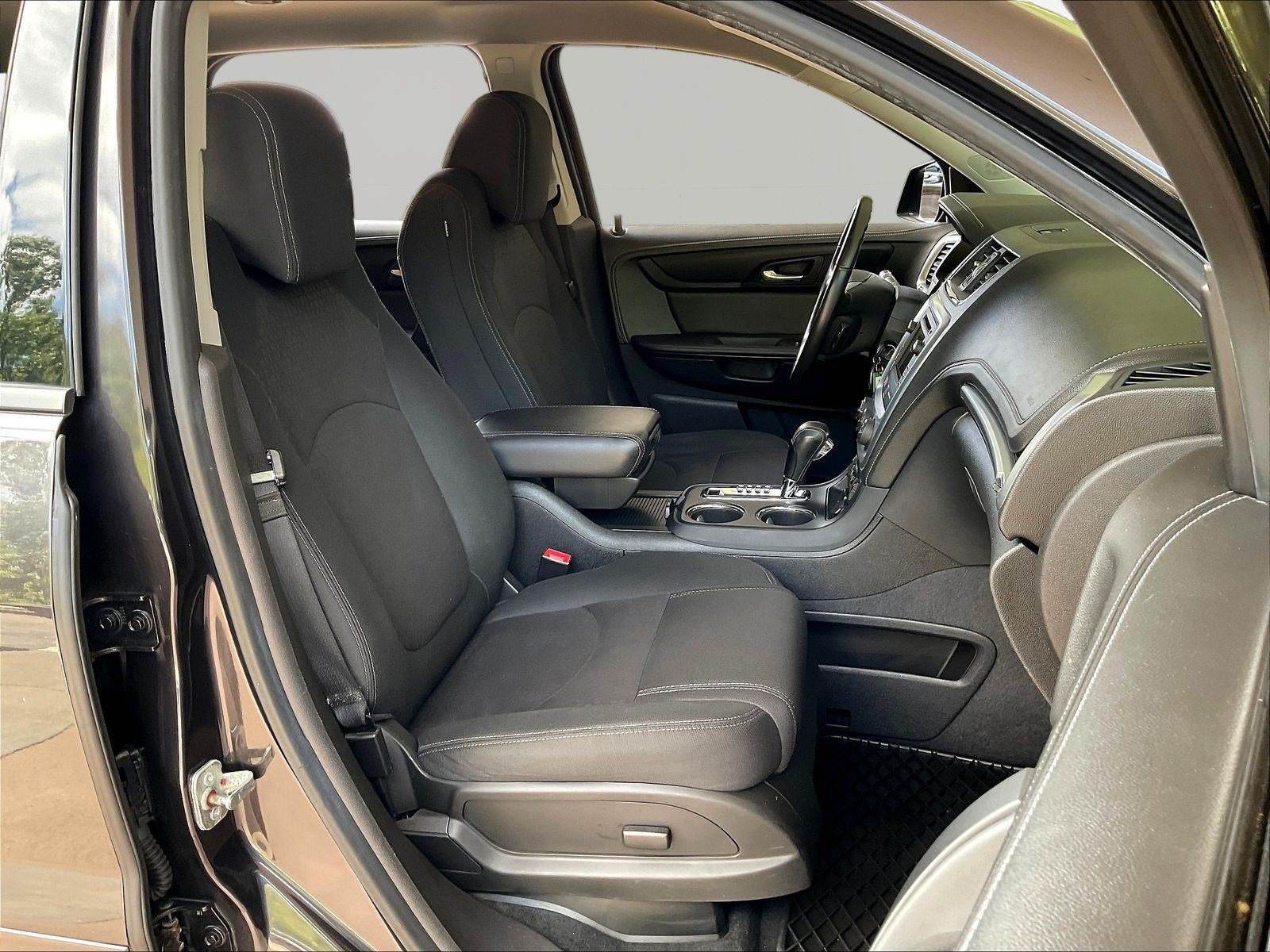 Used 2016 GMC Acadia SLE FWD image 29
