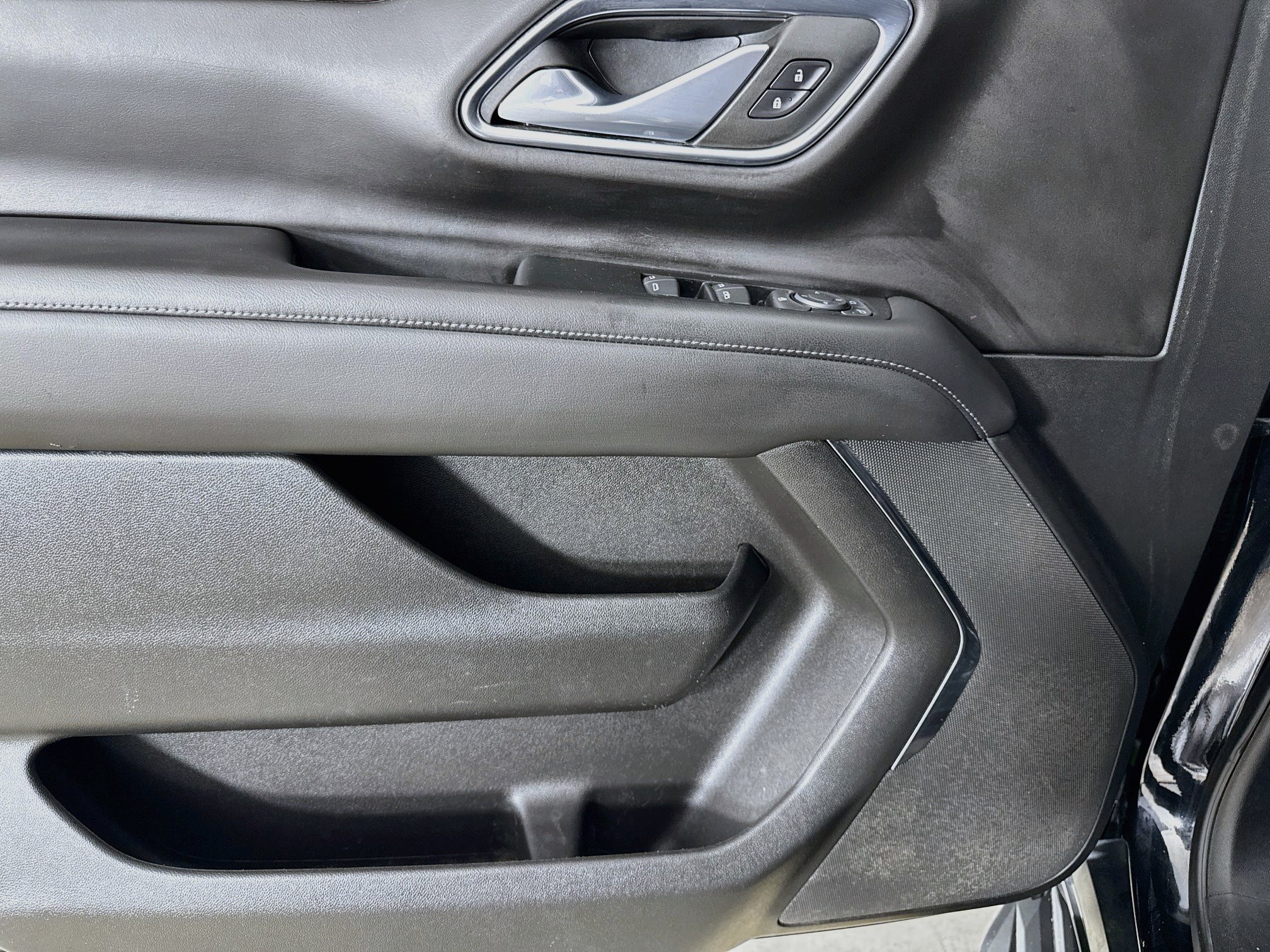 Used 2023 Chevrolet Suburban LS RWD image 19