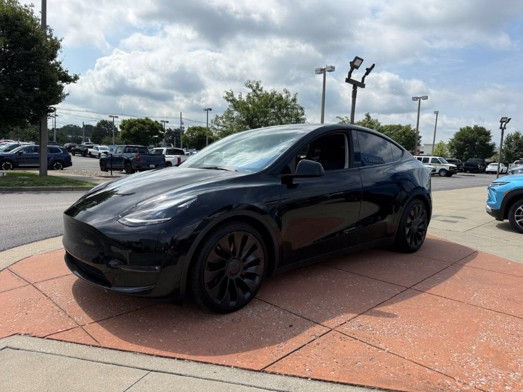 Used 2023 Tesla Model Y Long Range AWD/4WD image 3