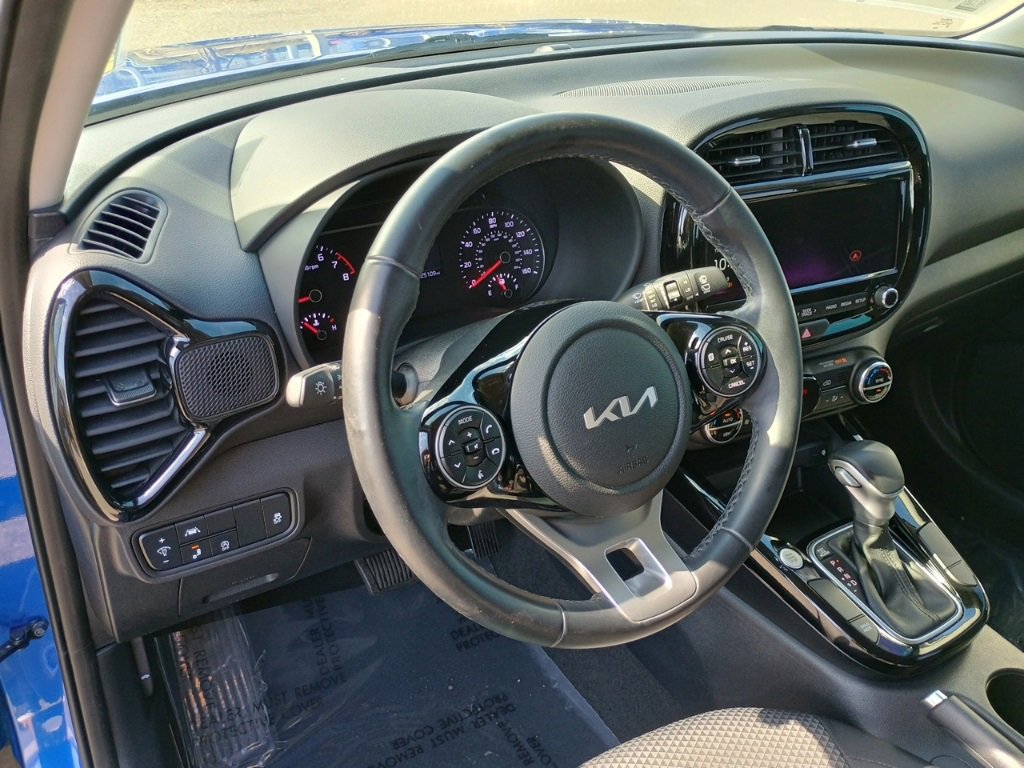 Used 2022 Kia Soul X-Line image 11
