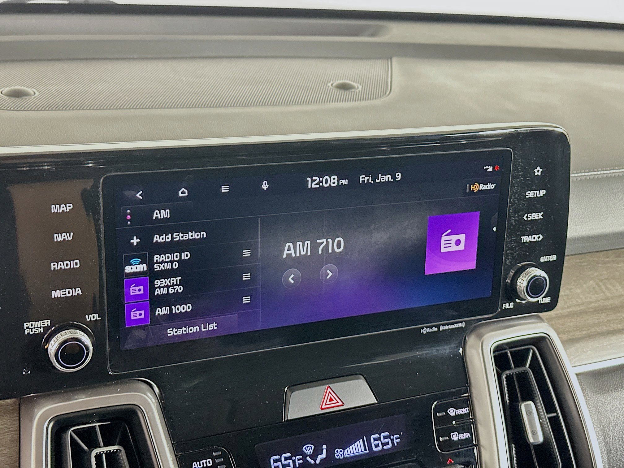 Used 2023 Kia Sorento EX image 19