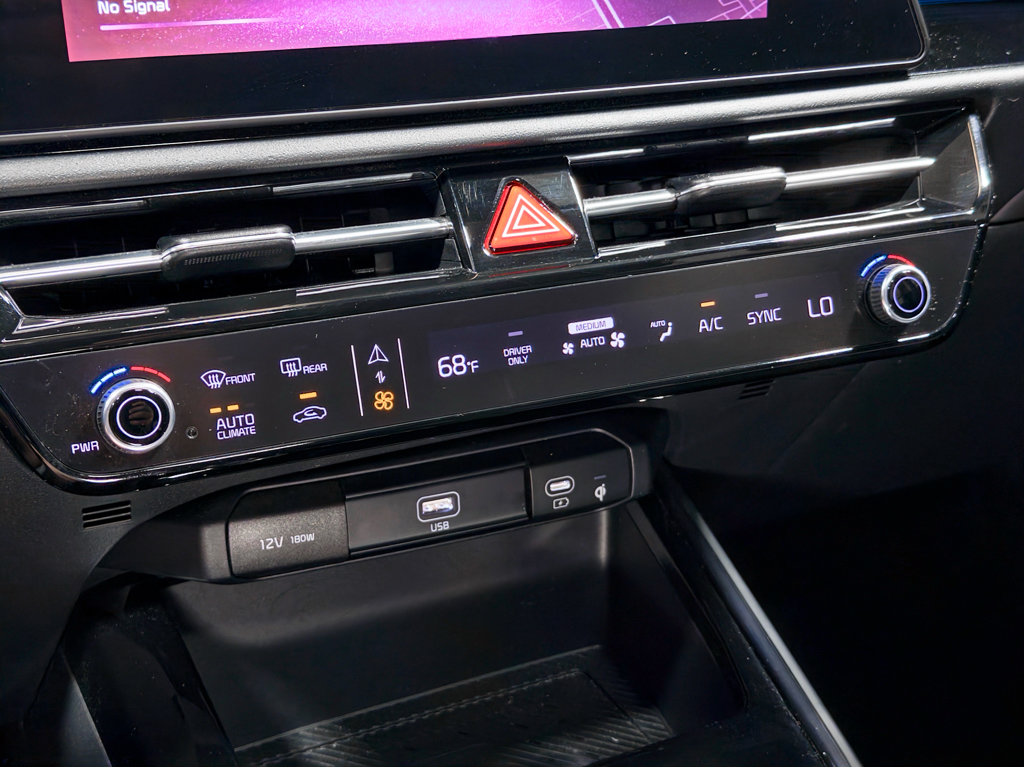 Used 2023 Kia Niro SX Touring image 15